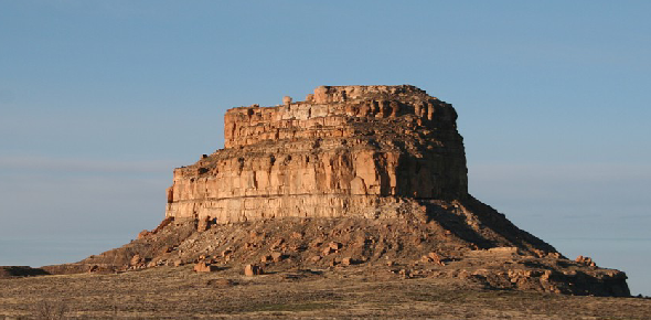 What do the structures of Stonehenge, the Sun Dagger, and the Big Horn Medicine Wheel all have in common?